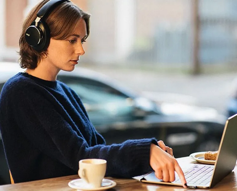 AKG N9 Hybrid ANC Wireless Over-Ear Black