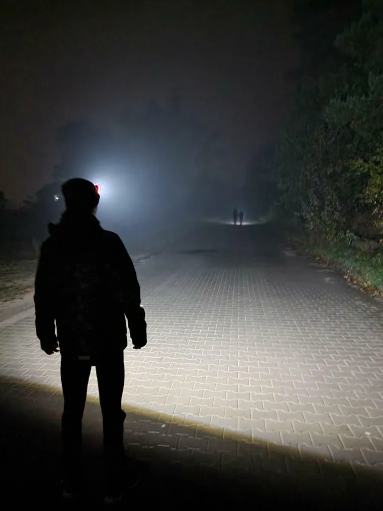 AWTOOLS BLACK LINE LATARKA CZOŁOWA FRONTE COB LED Z CZUJNIKIEM RUCHU