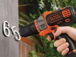 BLACK+DECKER NARZĘDZIE WIELOFUNKCYJNE MULTIEVO MT218K ZESTAW STARTOWY Z GŁOWICĄ WKRĘTARSKĄ WALIZKA