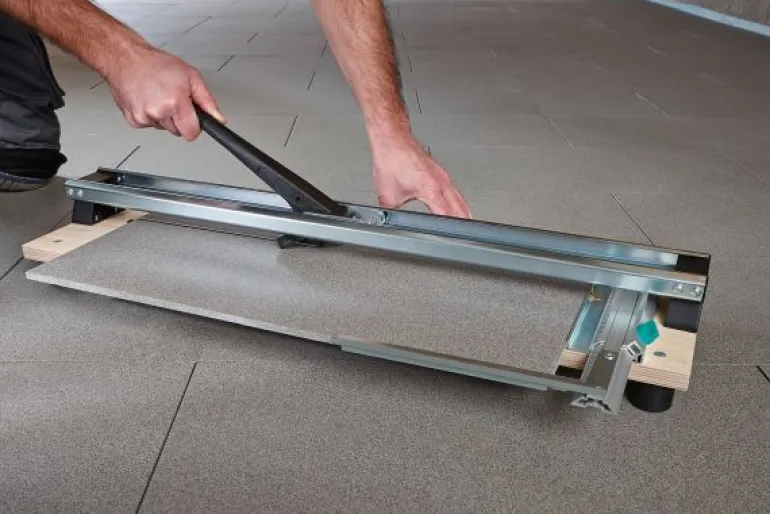 Przecinarka do płytek Wolfcraft TC610W - podstawa z drewna