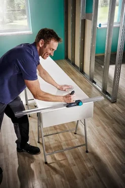 Przykładnica Wolfcraft z mechanizmem do cięcia płyt z karton-gipsu