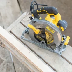 STANLEY PILARKA TARCZOWA 1650W 190mm WALIZKA FME301K