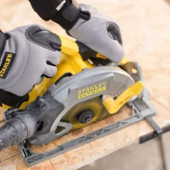 STANLEY PILARKA TARCZOWA 1650W 190mm WALIZKA FME301K