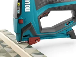 Zszywacz akumulatorowy NOVUS J-550 zestaw Metabox